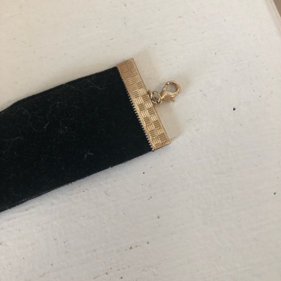 Velvet and rhinestone vintage vibe choker - Picture 11 of 12